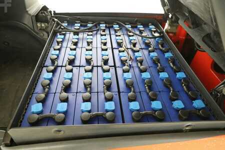 Carrelli elettrici 4 ruote 2017  Linde E-25-HL-01-600 (387) (3)