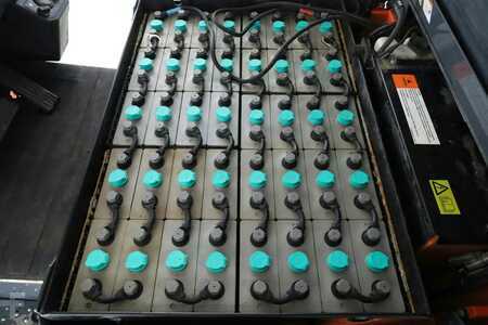 Carrelli elettrici 4 ruote 2017  Toyota 8-FBMKT-25 (3)