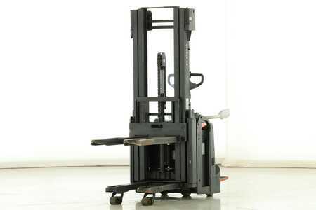 Stoccatori uomo a piedi 2015  BT SPE-140-L (1)