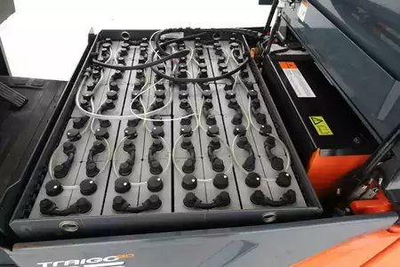 Chariots électriques à 4 roues 2017  Toyota 8-FBMKT-25 (3)