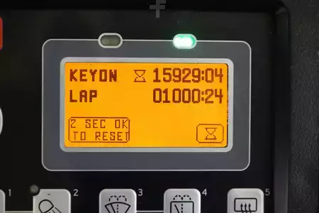 Chariots électriques à 4 roues 2017  Toyota 8-FBMKT-25 (4)