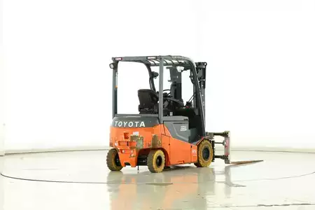 Chariots électriques à 4 roues 2017  Toyota 8-FBMKT-25 (2)