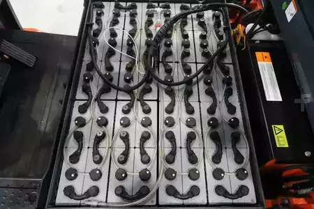 Chariots électriques à 4 roues 2017  Toyota 8-FBMKT-25 (3)