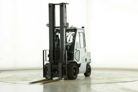 Diesel gaffeltruck - Unicarriers YG-1-F-2-A-35-U (1)