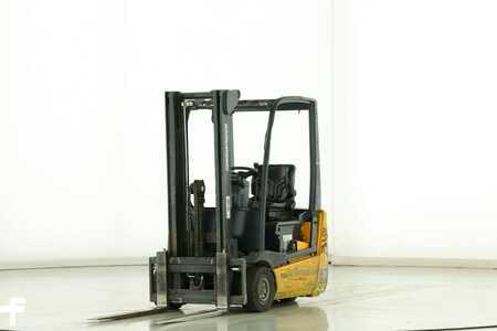 Sähkö - 3 pyör 2005  Jungheinrich EFG-213 (1)