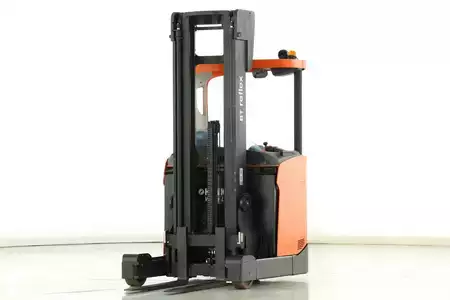 Chariots à mât rétractable 2017  Toyota RRE-140-H (1)