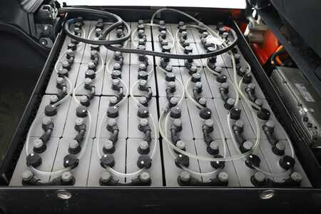 Sähkö - 4 pyör 2020  Linde E-40-H-01-600 (388) (3)