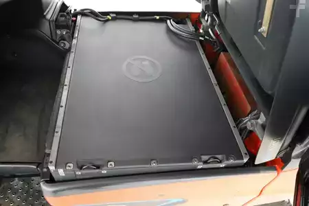 Elektryczne 4-kołowe 2020  Linde E-25-01 (387) (3)