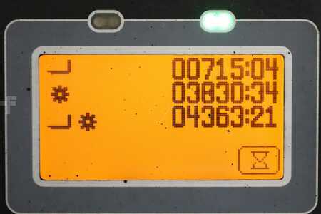 Chariots électriques à 4 roues 2015  Toyota 8-FBMT-40 (5)