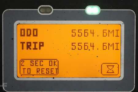 Chariots électriques à 4 roues 2015  Toyota 8-FBMT-40 (6)