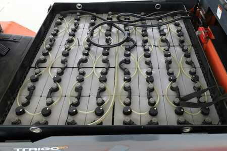 Carrelli elettrici 4 ruote 2015  Toyota 8-FBMT-50 (3)