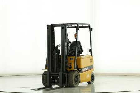 Sähkö - 4 pyör 2005  CAT Lift Trucks EP-25-K PAC (1)