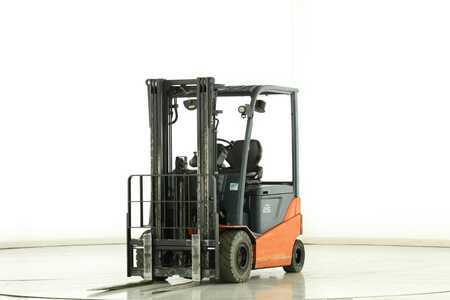 Chariots électriques à 4 roues 2018  Toyota 8-FBMKT-25 (1)