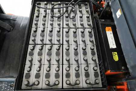 Chariots électriques à 4 roues 2018  Toyota 8-FBMKT-25 (3)