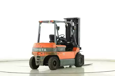 Elektro čtyřkolový VZV 2009  Toyota 7-FBMF-40 (2)