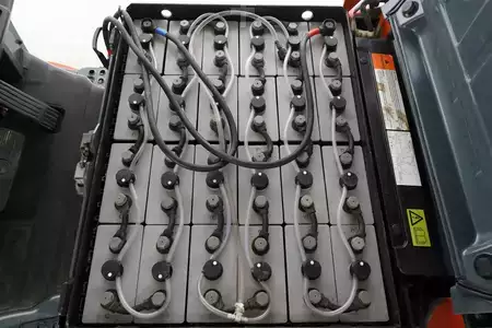 Carrelli elettrici 3 ruote 2017  Toyota 8-FBEK-18-T (3)