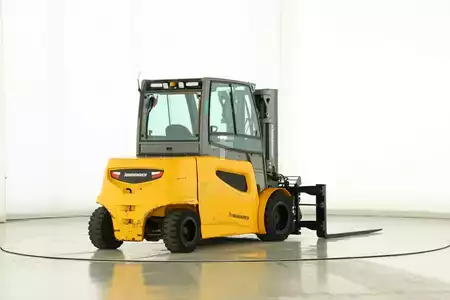 Sähkö - 4 pyör 2019  Jungheinrich EFGS-40-S (2)