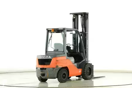 Carretilla elevadora diésel 2021  Toyota 52-8-FDJF-35 (2)