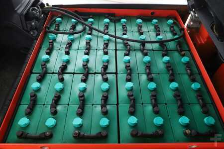 Electric - 4 wheels 2019  Linde E-40-600-HL (388) (3)