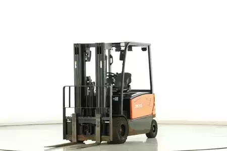 Electric - 4 wheels 2018  Doosan B-30-X-7 (1)