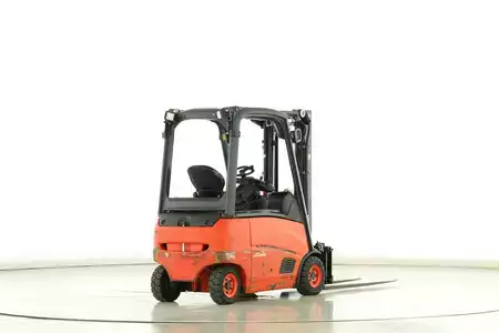 Elektro čtyřkolový VZV 2014  Linde E-16-PH-01 (386) (2)