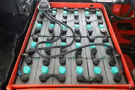 Elektro čtyřkolový VZV 2014  Linde E-16-PH-01 (386) (3)