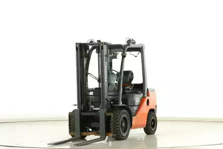 Dieselstapler 2020  Toyota 52-8-FDF-30 (1)
