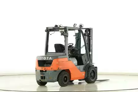 Dieselstapler 2020  Toyota 52-8-FDF-30 (2)