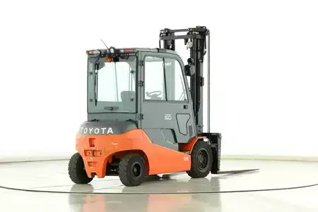 Eléctrica de 4 ruedas 2015  Toyota 8-FBMT-45 (2)