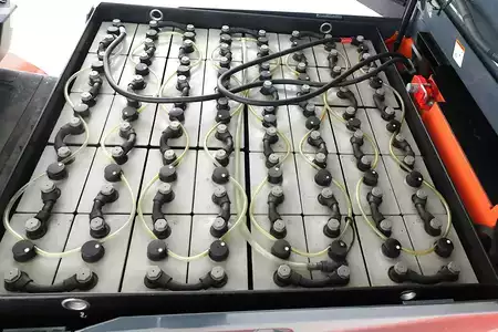 Eléctrica de 4 ruedas 2015  Toyota 8-FBMT-45 (3)