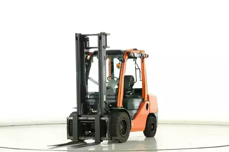 Carretilla elevadora diésel 2017  Toyota 02-8-FDJF-35 (1)