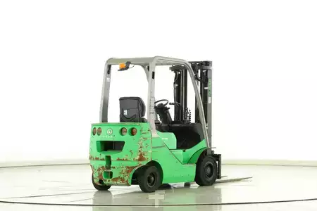 Chariots élévateurs diesel 2015  Cesab M-318-D (2)