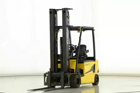 Sähkö - 4 pyör 2017  Hyundai 20-B-9 (1)