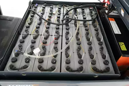 Eléctrico - 4 rodas 2020  Toyota 8-FBMT-25 (3)