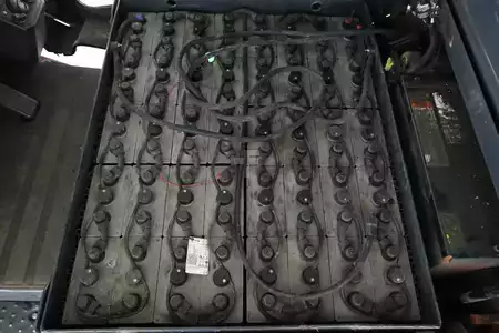 Sähkö - 4 pyör 2021  Toyota 8-FBMT-30 (3)