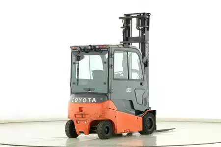 Sähkö - 4 pyör 2021  Toyota 8-FBMT-30 (2)