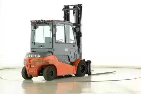 Elektro čtyřkolový VZV 2021  Toyota 8-FBMT-50 (2)