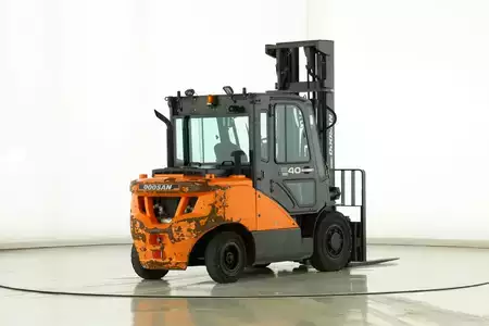 Dieseltruck 2019  Doosan D-40-SC-7 (2)