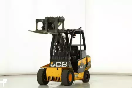 Teleskopstapler-Starr 2019  JCB TLT-30-D (1)