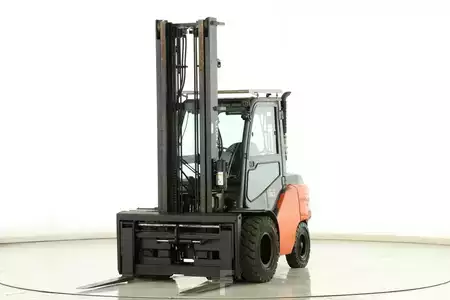 Gasoltruck 2016  Toyota 8-FG-45-N (1)