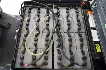 Eléctrica de 3 ruedas 2017  Toyota 8-FBE-16-T (3)