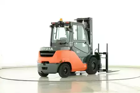 Diesel heftrucks 2020  Toyota 40-8-FD-50-N (2)