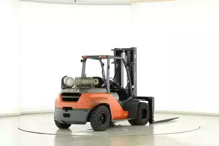 Gas gaffeltruck 2019  Toyota 8-FG-80-N (2)