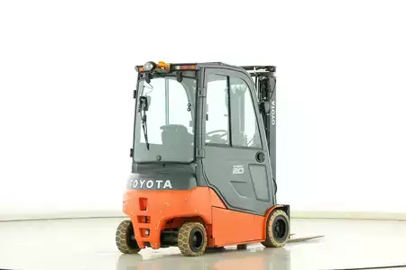 Elektro 4 Rad 2012  Toyota 8-FBMT-20 (2)