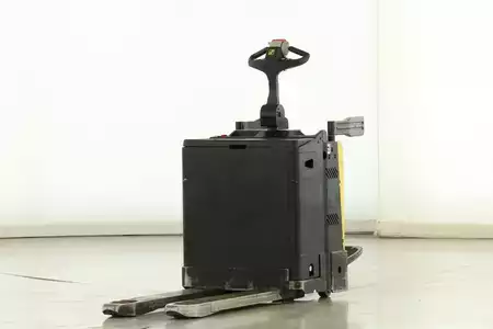 Porta-paletes elétrico 2019  Hyster P-2.0-SFBW (1)