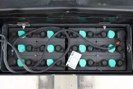 Porta-paletes elétrico 2018  Hyster P-2.0-S-FBW (3)
