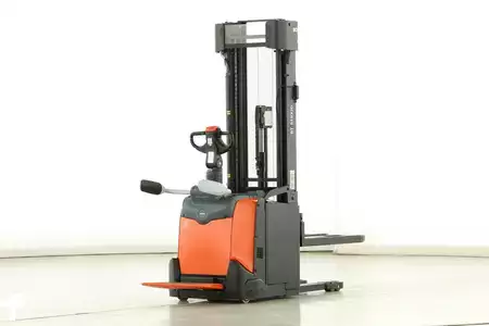 Wózki z platformą operatora 2019  Toyota SPE-160 (2)