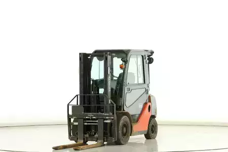 Empilhador diesel 2015  Toyota 02-8-FDF-25 (1)