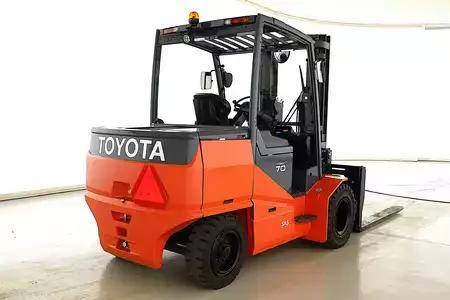 Eléctrico - 4 rodas 2014  Toyota 8-FBMHT-70 (2)