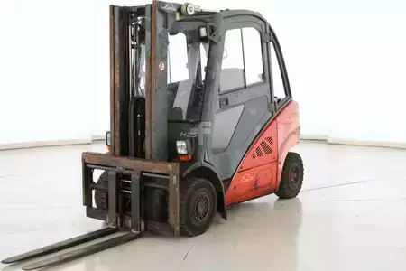 Dízel targoncák 2007  Linde H-25-D (392) (5)